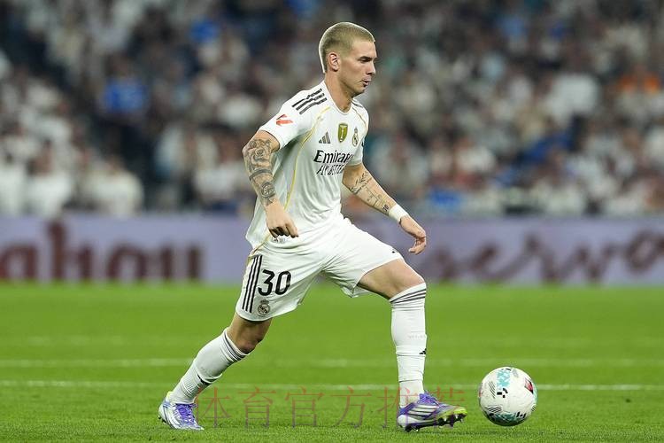 皇马有意16岁小将马斯坦托诺 解约金4500万欧